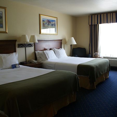 Holiday Inn Express Hotels & Suites Mountain Home, An Ihg Hotel Стая снимка