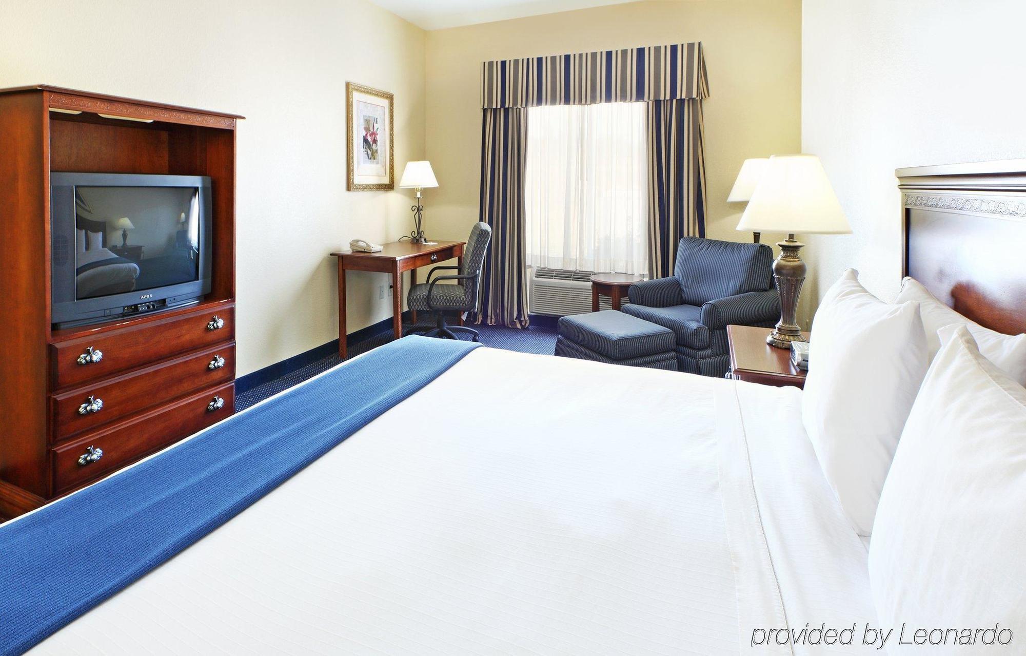 Holiday Inn Express Hotels & Suites Mountain Home By Ihg Стая снимка