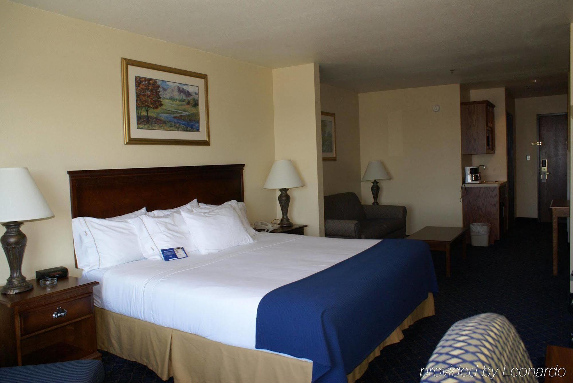 Holiday Inn Express Hotels & Suites Mountain Home, An Ihg Hotel Стая снимка